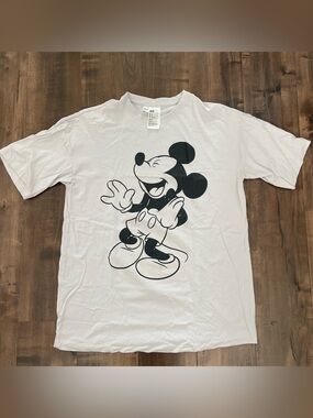 Light purple Graphic T-Shirt with Black Cartoon Print